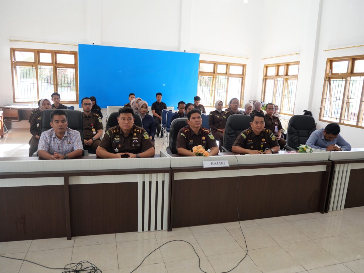 pulihkan-ratusan-juta-keuangan-negara-dari-tipikor-–-hingga-ungkap-kasus-polisi-tembak-polisi,-ini-capaian-kinerja-kejari-solok-selatan-sepanjang-2025