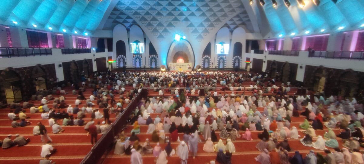 merayakan-malam-pergantian-tahun,-lebih-baik-dzikir-daripada-keluyuran-tak-jelas