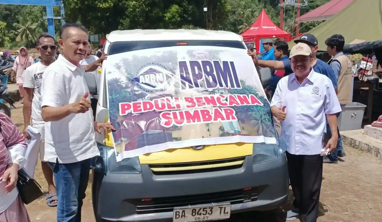 APBMI Sumbar salurkan bantuan bagi korban banjir bandang Padang. Bantuan berupa sembako dan dukungan pembangunan Huntara.