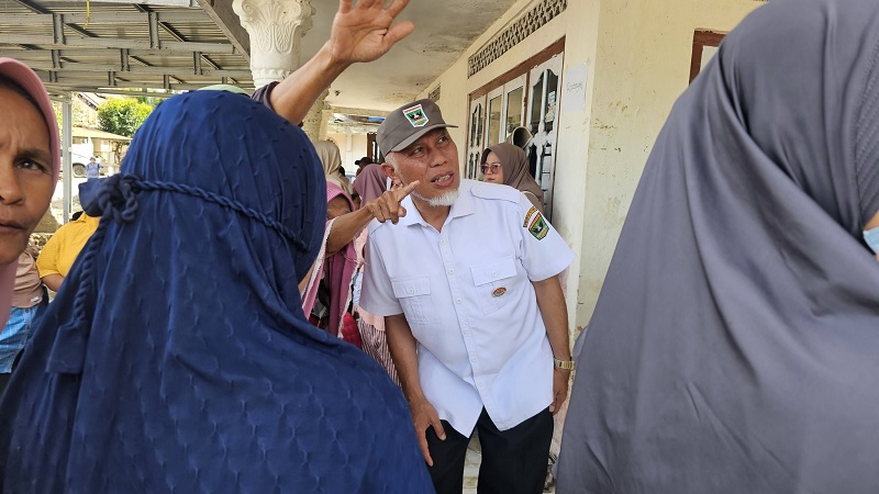 korban-bencana-di-tanah-datar-sampaikan-keluhan-dan-harapan-kepada-gubernur 