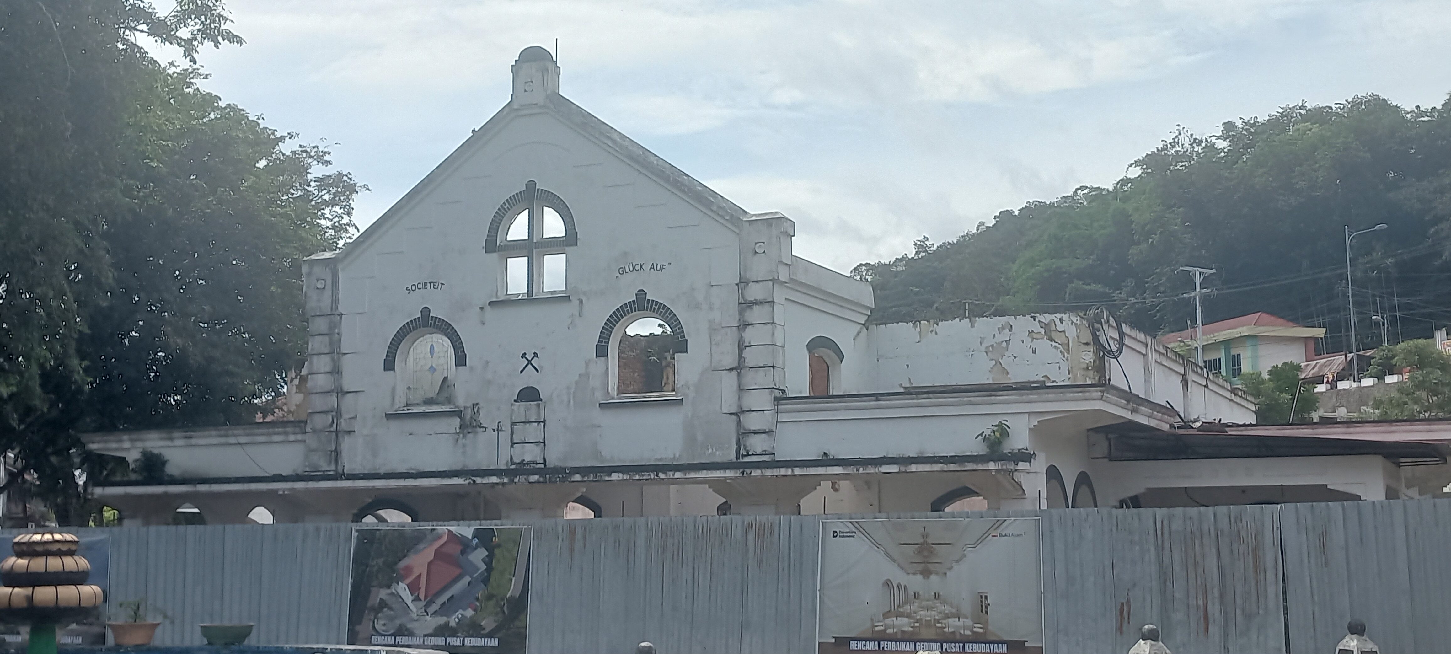 empat-tahun-terbakar-gpk-sawahlunto-belum-juga-diperbaiki 