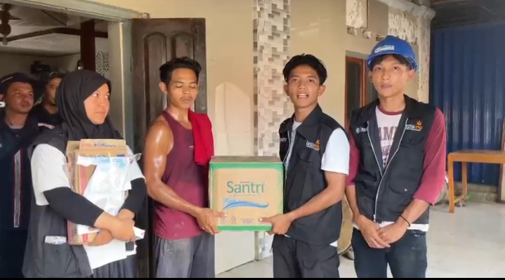 (*)tim-mdmc-sumbar-salurkan-bantuan-air-bersih-dan-makanan-kepada-korban-longsor 