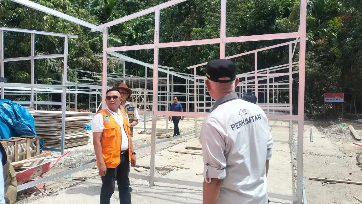 pemerintah-targetkan-62-huntara-rampung-awal-januari-di-pessel