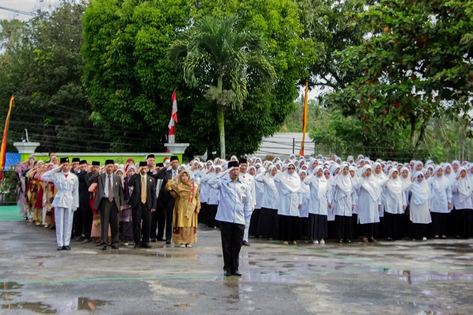 ratusan-asn-jajaran-kankemenag-tanah-datar-ikuti-upacara-puncak-peringatan-hab
