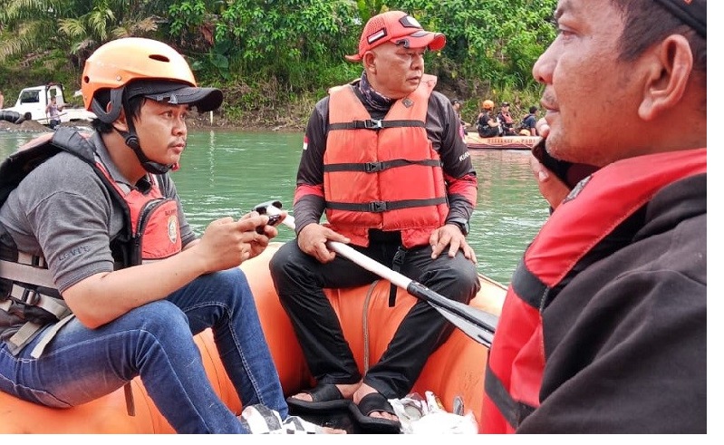 seorang-remaja-di-ujung-gading-pasbar-hanyut-saat-mandi-di-sungai