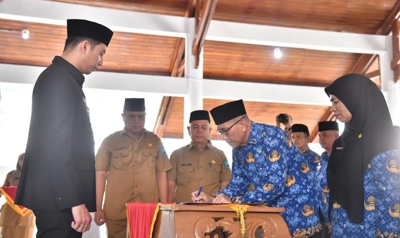 walikota-sawahlunto-lantik-16-pejabat-pimpinan-tinggi-pratama