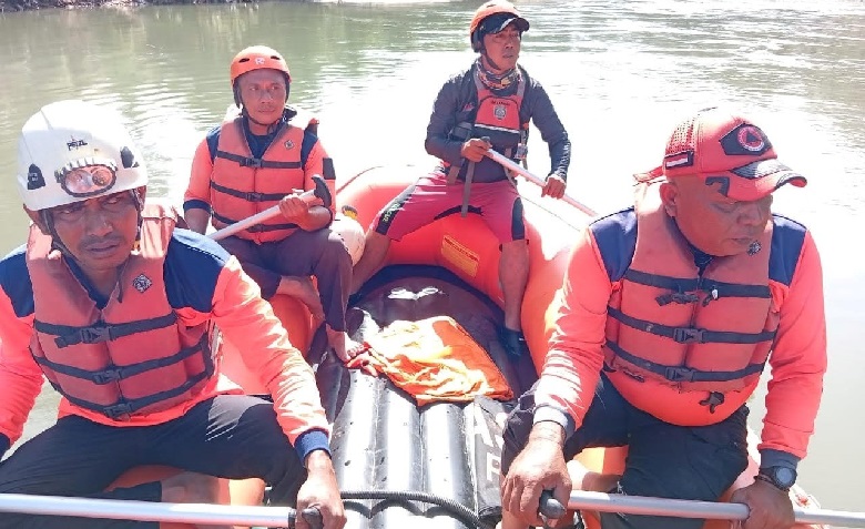 hari-ke-tiga-pencarian,-remaja-yang-hanyut-di-sungai-batang-sikobo-belum-ditemukan