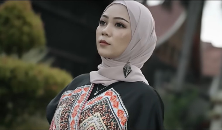 pencipta-lagu-somasi-penyanyi-minang-fauzana