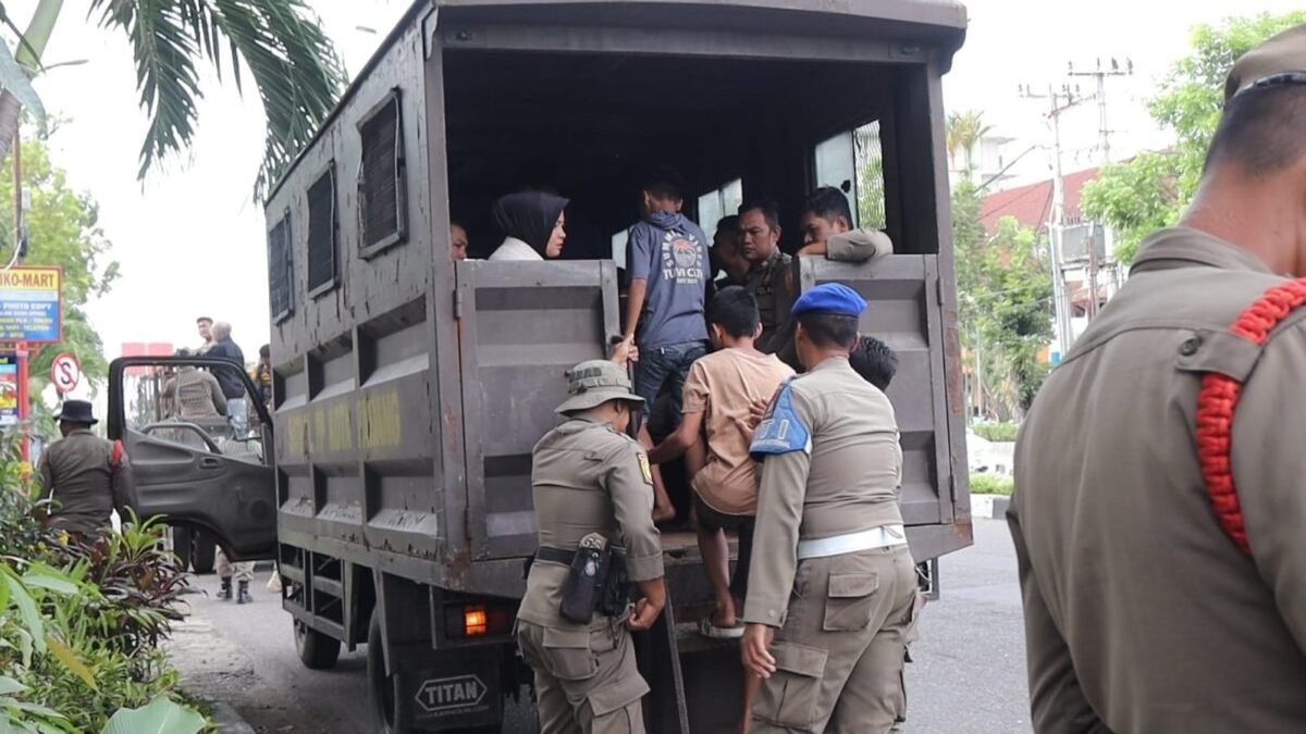 tegakan-perda-nomor-1-tahun-2025,-pkl,-pengemis-dan-anjal-ditertibkan-satpol-pp