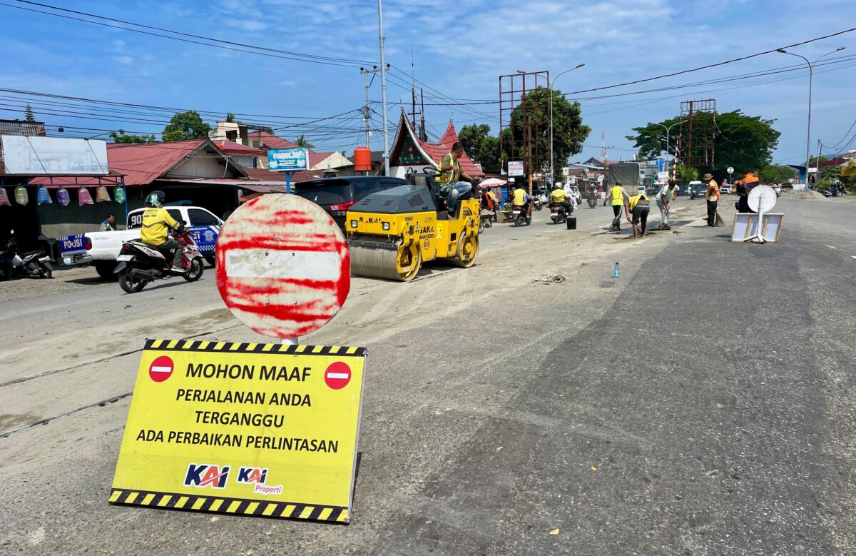 demi-keselamatan-publik,-kai-sumbar-komit-tingkatkan-layanan-di-perlintasan-tabing–duku