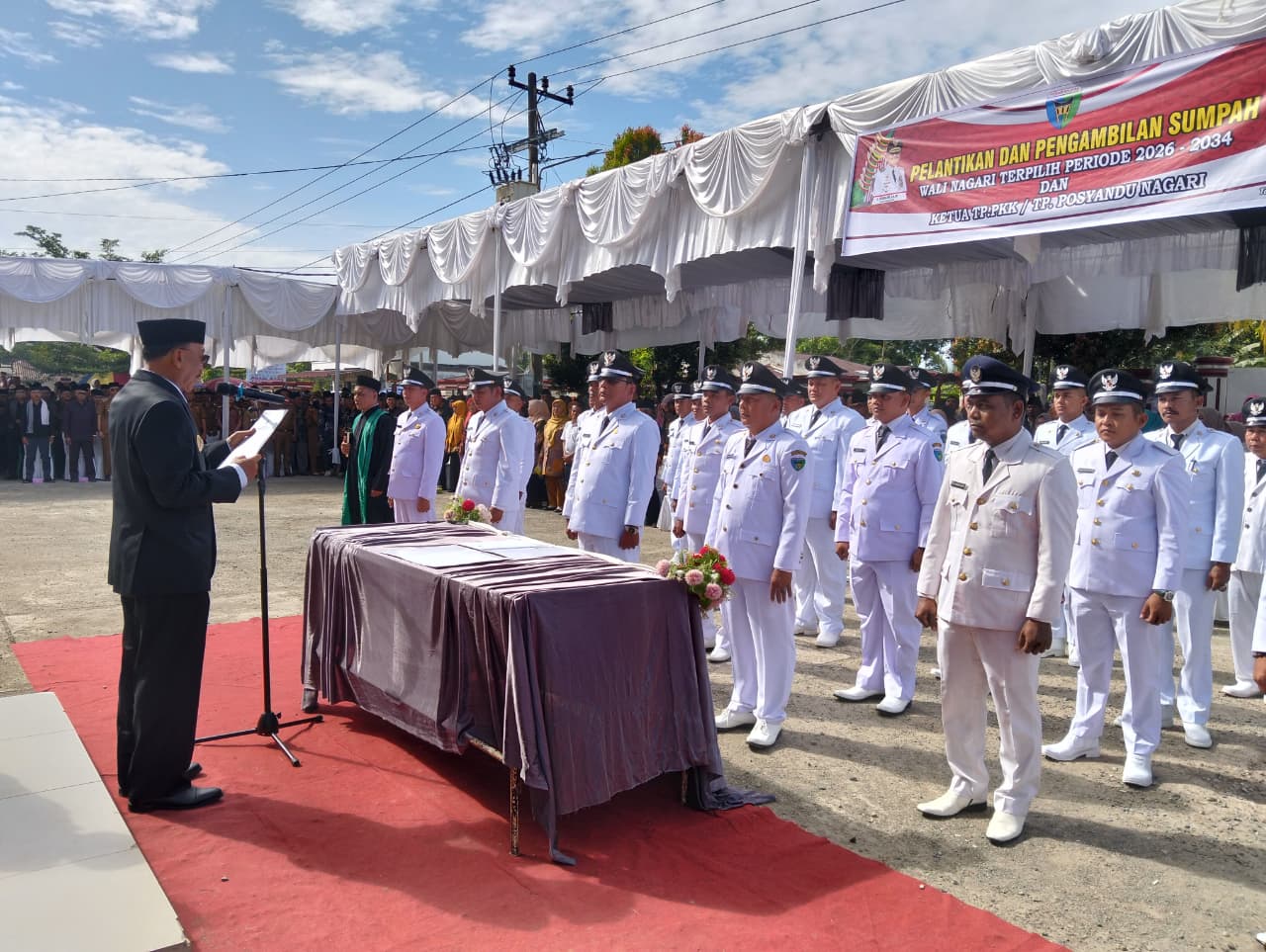 bupati-pesisir-selatan-lantik-56-wali-nagari-terpilih