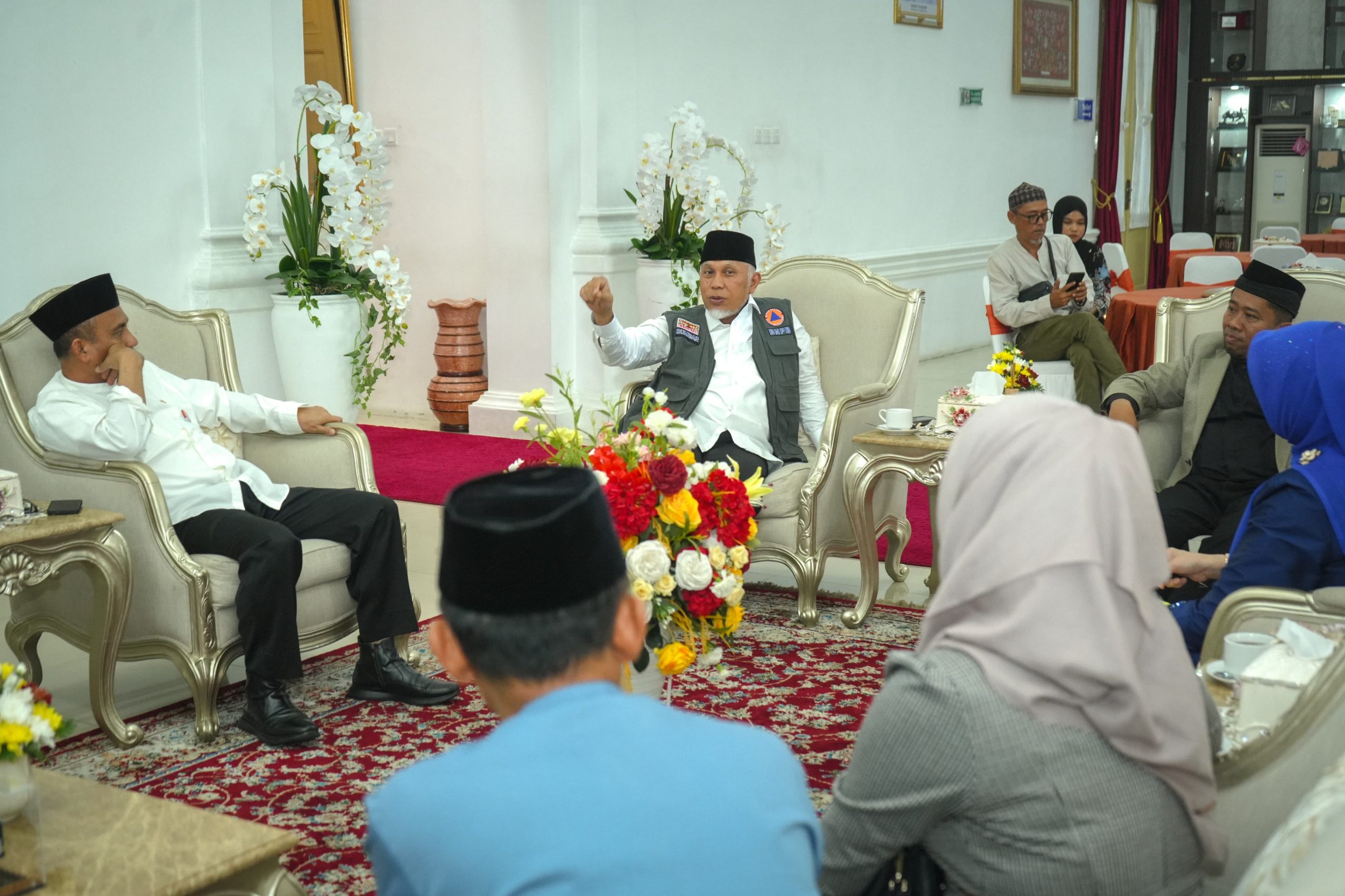 gubernur-mahyeldi:-produk-beredar-di-sumbar-wajib-bersertifikat-halal