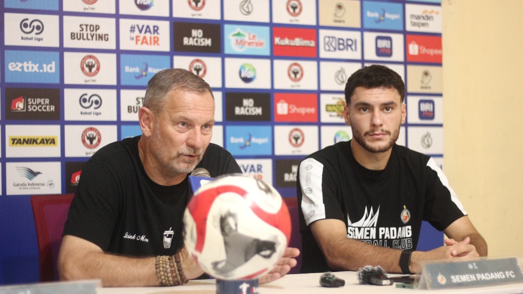 semen-padang-fc-hadapi-persis-solo,-pertarungan-tim-zona-degradasi