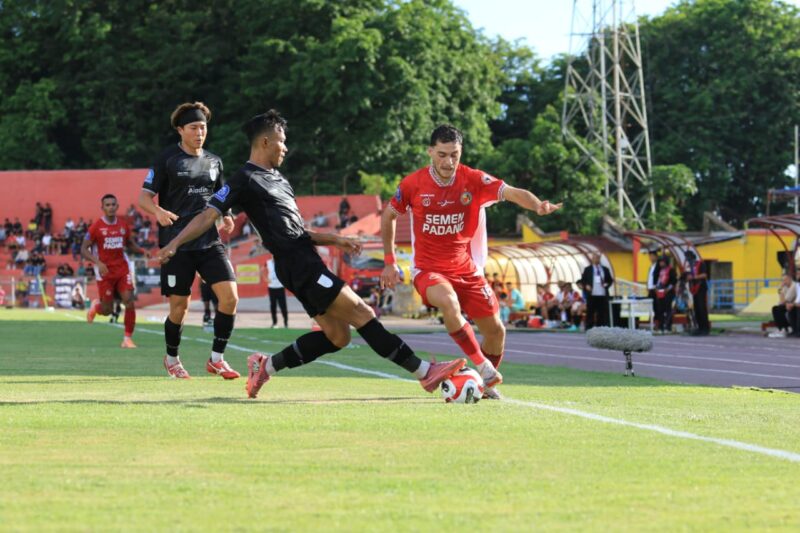 semen-padang-fc-kalah-2-3-dari-persis-solo-di-agus-salim