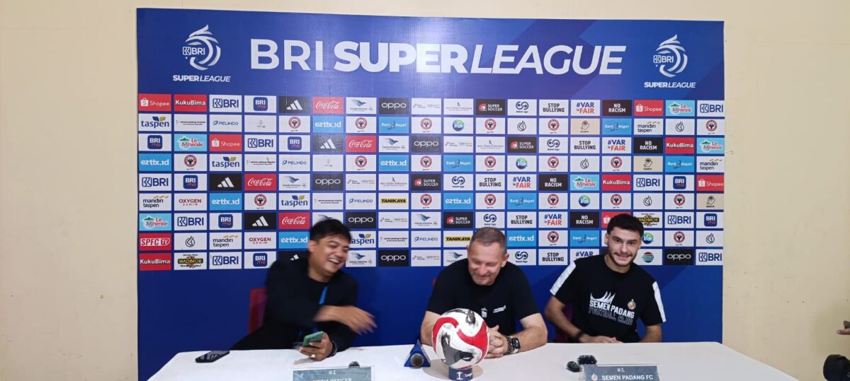 dejan-antonic-optimistis-semen-padang-fc-bertahan-di-liga-1