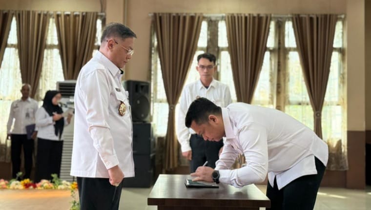 imigrasi-pekanbaru-teken-komitmen-tingkatkan-kinerja-dan-pelayanan-keimigrasian