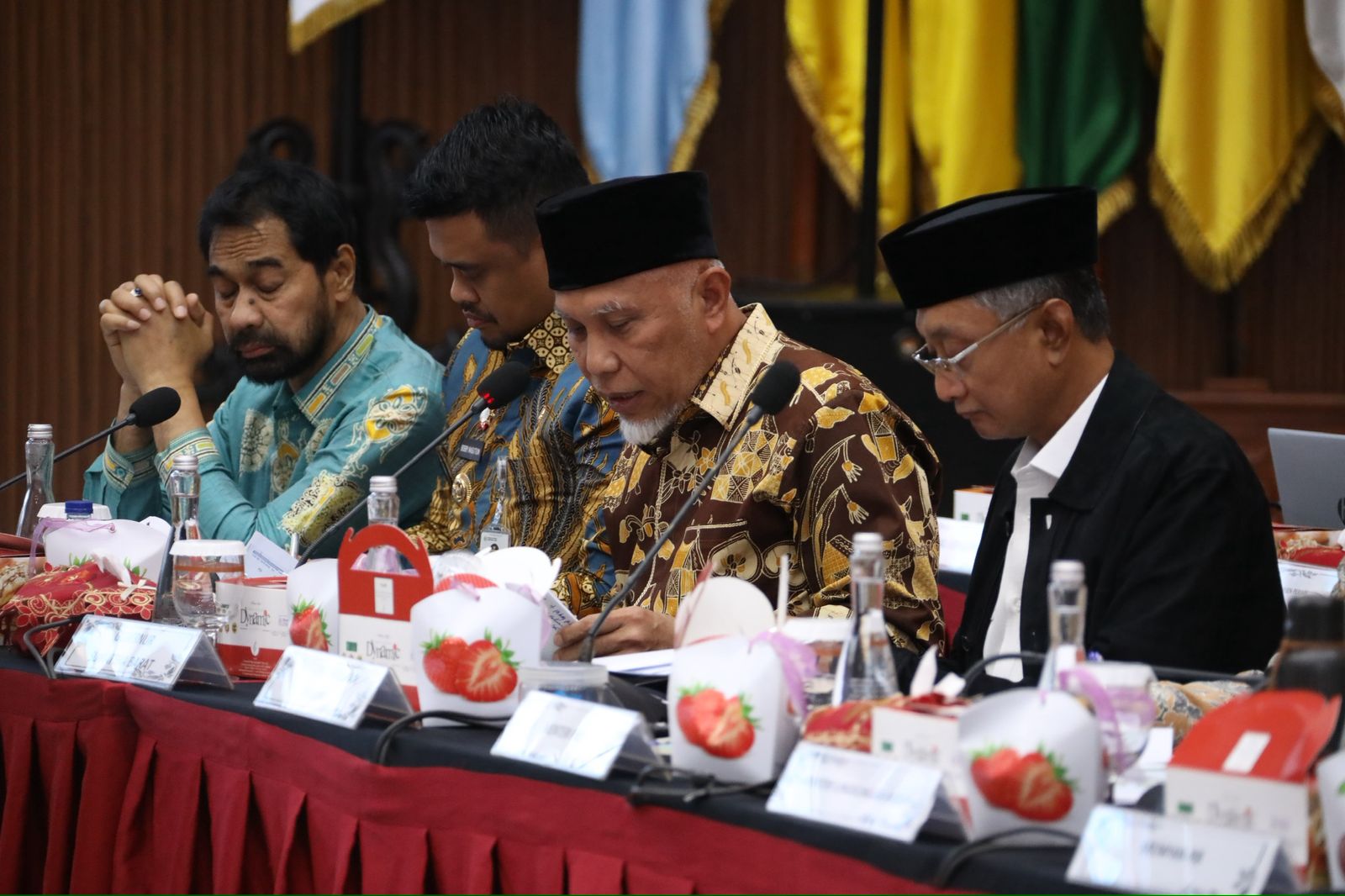 rakor-satgas-nasional,-gubernur-mahyeldi-laporkan-kondisi-terkini-pascabencana-sumbar
