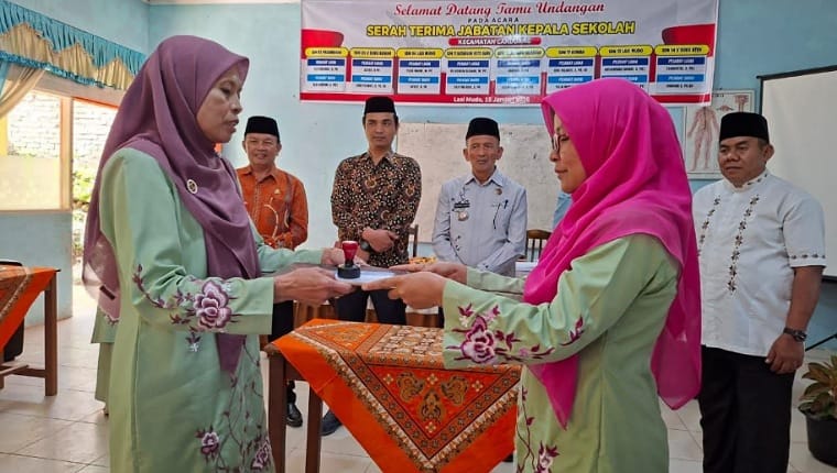 camat-canduang-syahrul-hamidi-saksikan-sertijab-delapan-kepala-sekolah