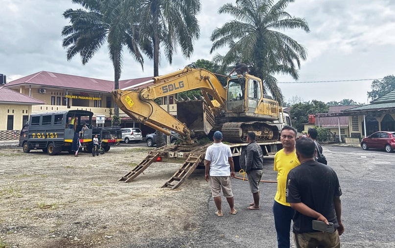 tambang-emas-ilegal,-polres-pasbar-amankan-delapan-pelaku-peti
