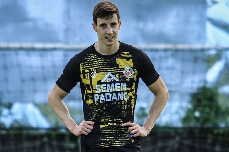 kedatangan-guillermon-fernandez-diharapkan-bisa-selamatkan-semen-padang-fc-dari-zona-merah