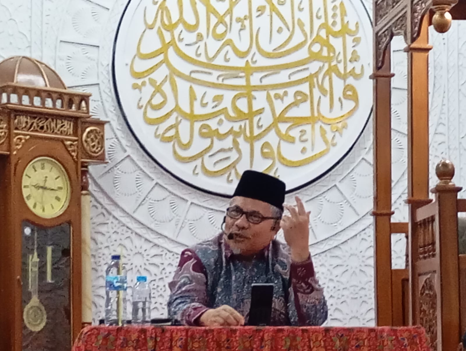tausyiah-isra’-mi’raj,-ketua-dprd-sumbar-ajak-anak-anak-ramaikan-masjid