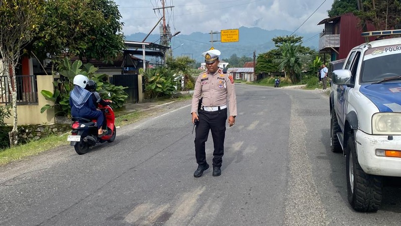 sepeda-motor-diduga-lindas-lubang,-siswa-smkn-2-padang-panjang-tewas-kecelakaan