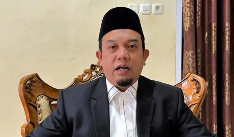 pantai-padang-dikepung-pungli-&-parkir-liar,-ketua-dprd-muharlion-desak-satpol-pp-bertindak-tegas