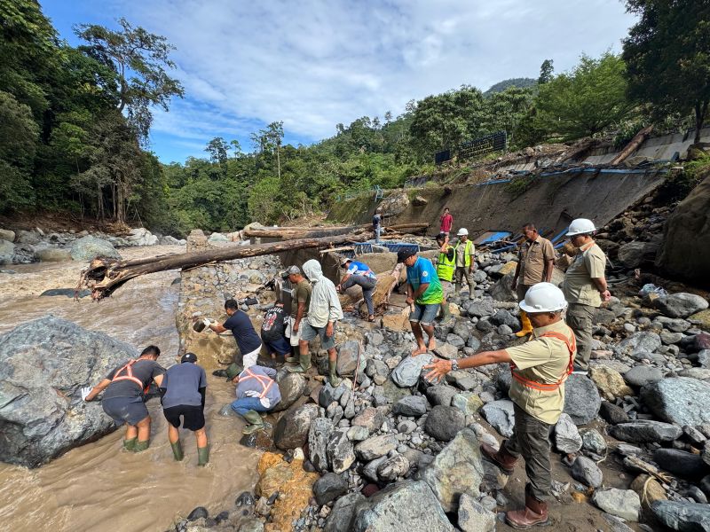 banjir-rusak-jaringan,-pelayanan-air-bersih-bagi-pelanggan-perumda-am-padang-capai-99-persen