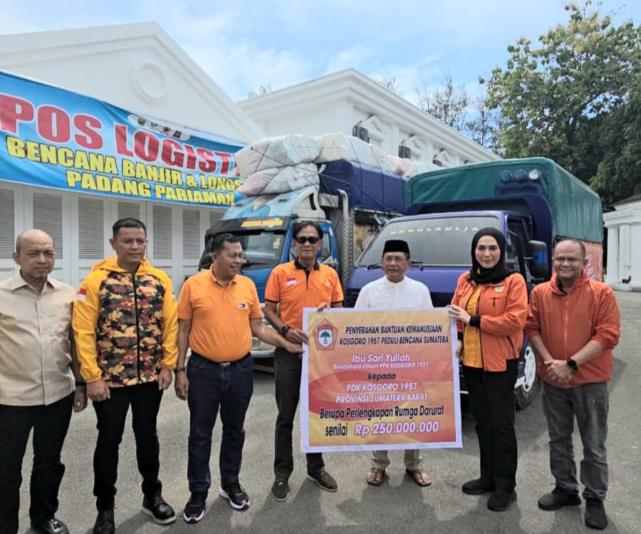 turun-ke-lokasi-bencana,-bendum-kosgoro-1957-serahkan-bantuan-rp250-juta-untuk-korban-banjir-bandang-sumbar