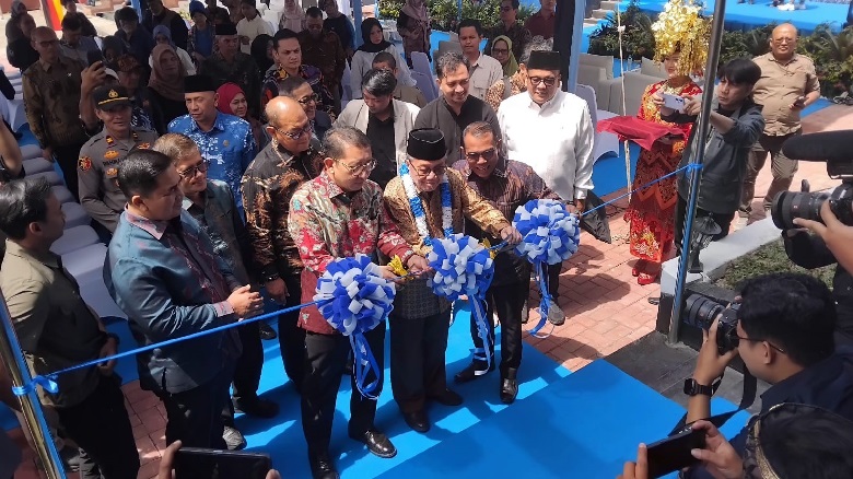 fadli-zon-aktifkan-kembali-rumah-puisi-taufiq-ismail