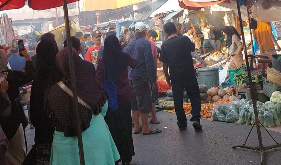 lapak-pmd-di-pasar-raya-padang-terbakar,-kerugian-capai-rp50-juta