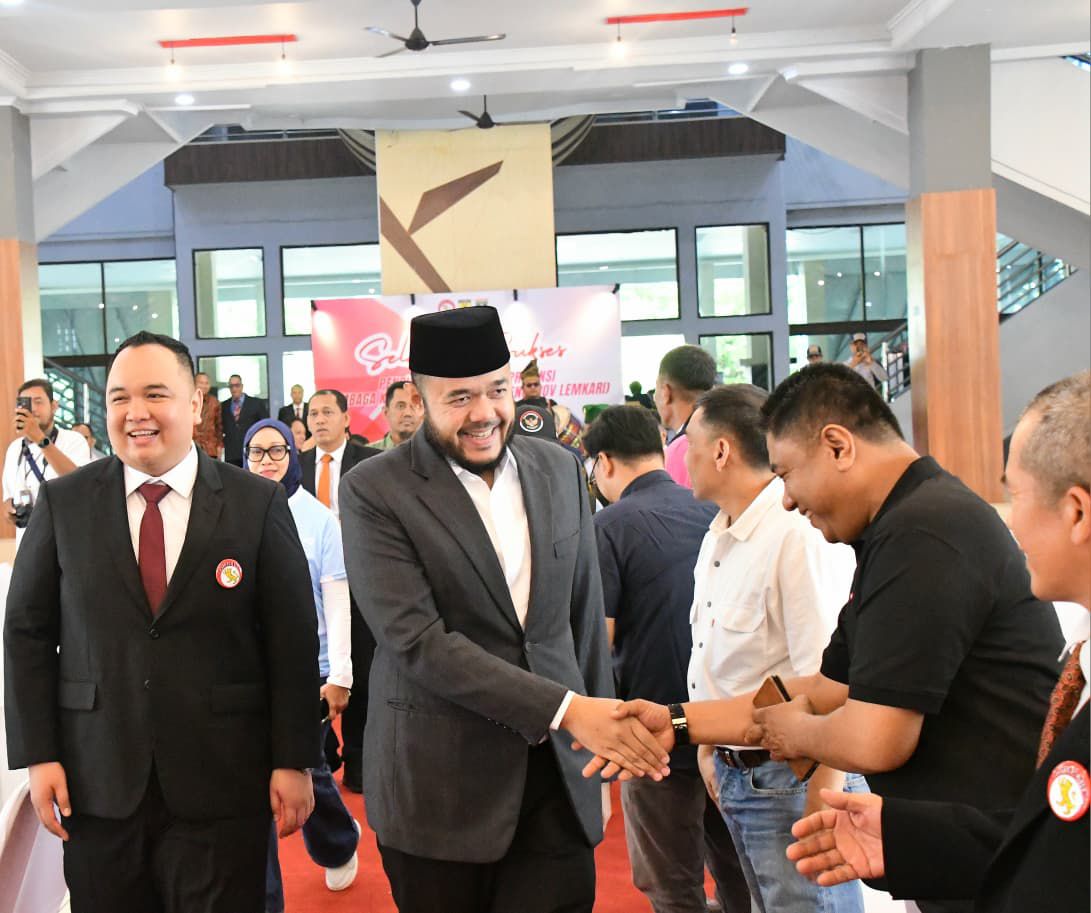 nanda-satria-resmi-jabat-ketua-lemkari-sumbar,-fadly-amran-dorong-jadi-tuan-rumah-kejurnas