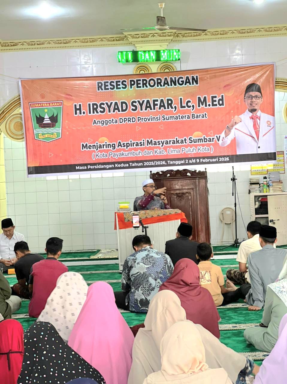 anggota-dprd-sumbar-irsyad-safar-reses-perorangan-di-masjid-darussalam-padang-tiakar-hilir