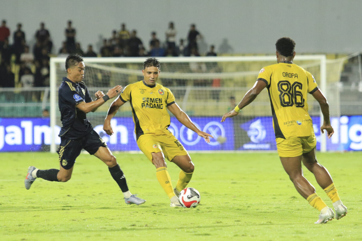 curi-poin-dari-psm-makasar-,-semen-padang-fc-naik-satu-peringkat-pada-pekan-ke-19