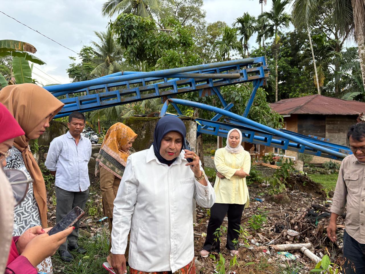 2-ribuan-kk-di-korong-salisikan-terisolasi-akibat-jembatan-putus