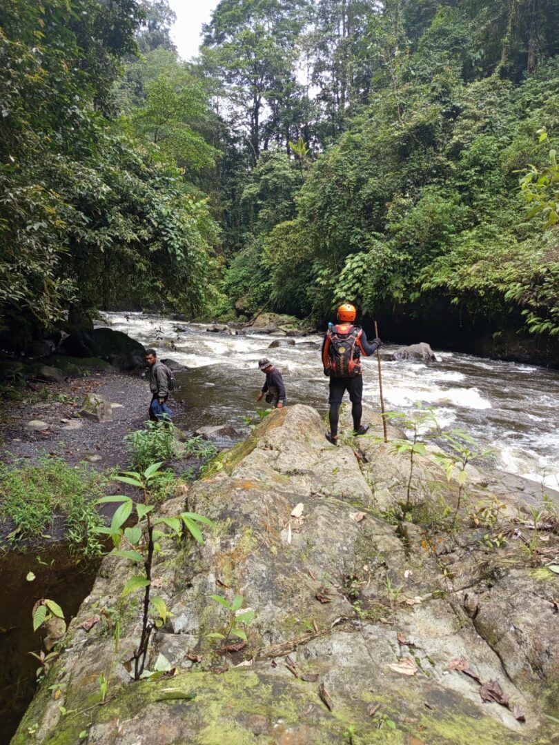 menyusuri-arus-harapan-di-sungai-sangir
