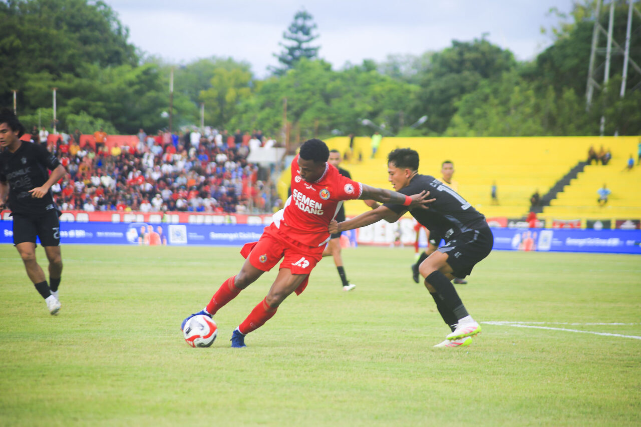 ujian-berat-di-kanjuruhan,-bisakah-semen-padang-fc-curi-poin-dari-arema?