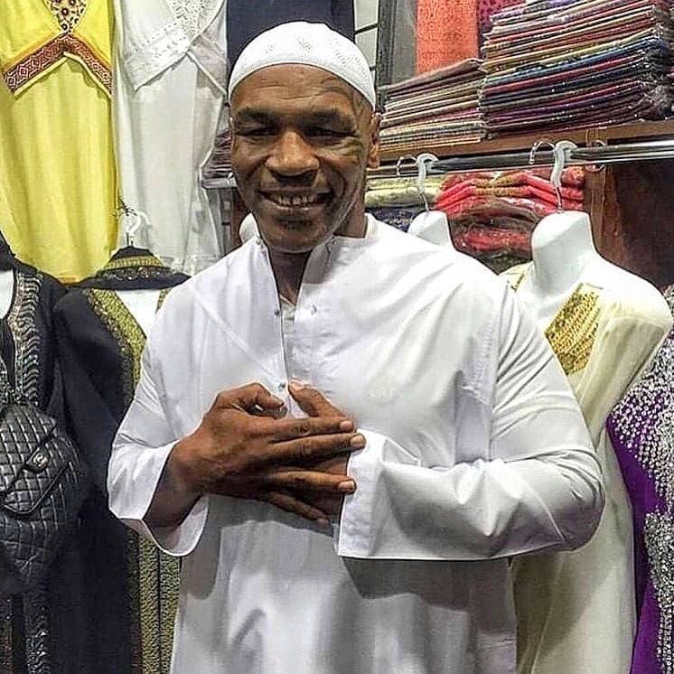 legenda-tinju-dunia-mike-tyson-jadi-mualaf-saat-di-penjara,-temukan-kedamaian-di-islam