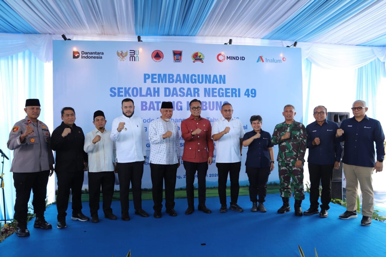 pencanangan-pembangunan-kembali-gedung-sdn-49-batang-kabung-dilakukan,-kolaborasi-pemerintah-dan-dunia-usaha-percepat-pemulihan