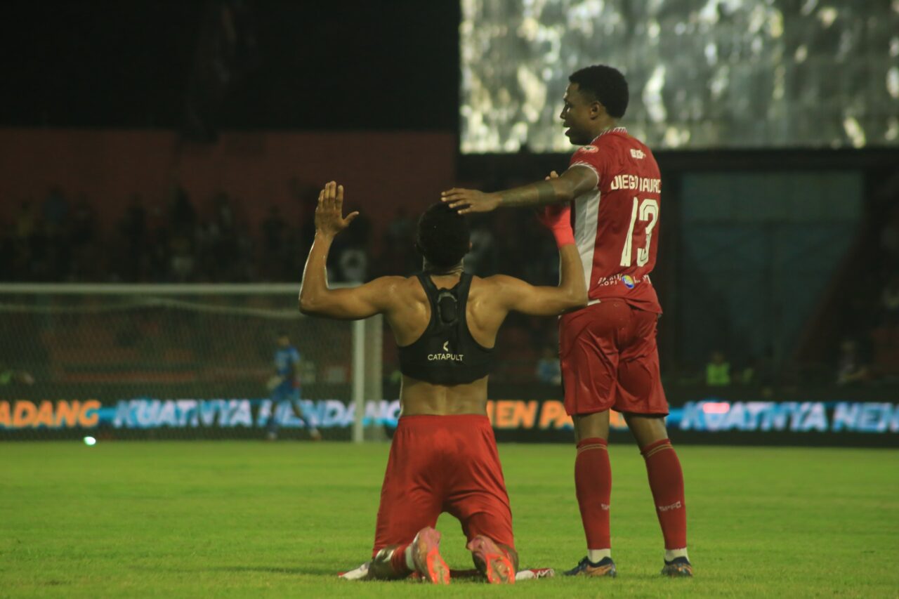 pantang-menyerah,-semen-padang-fc-samakan-kedudukan-dimenit-menit-akhir-lawan-malut-united