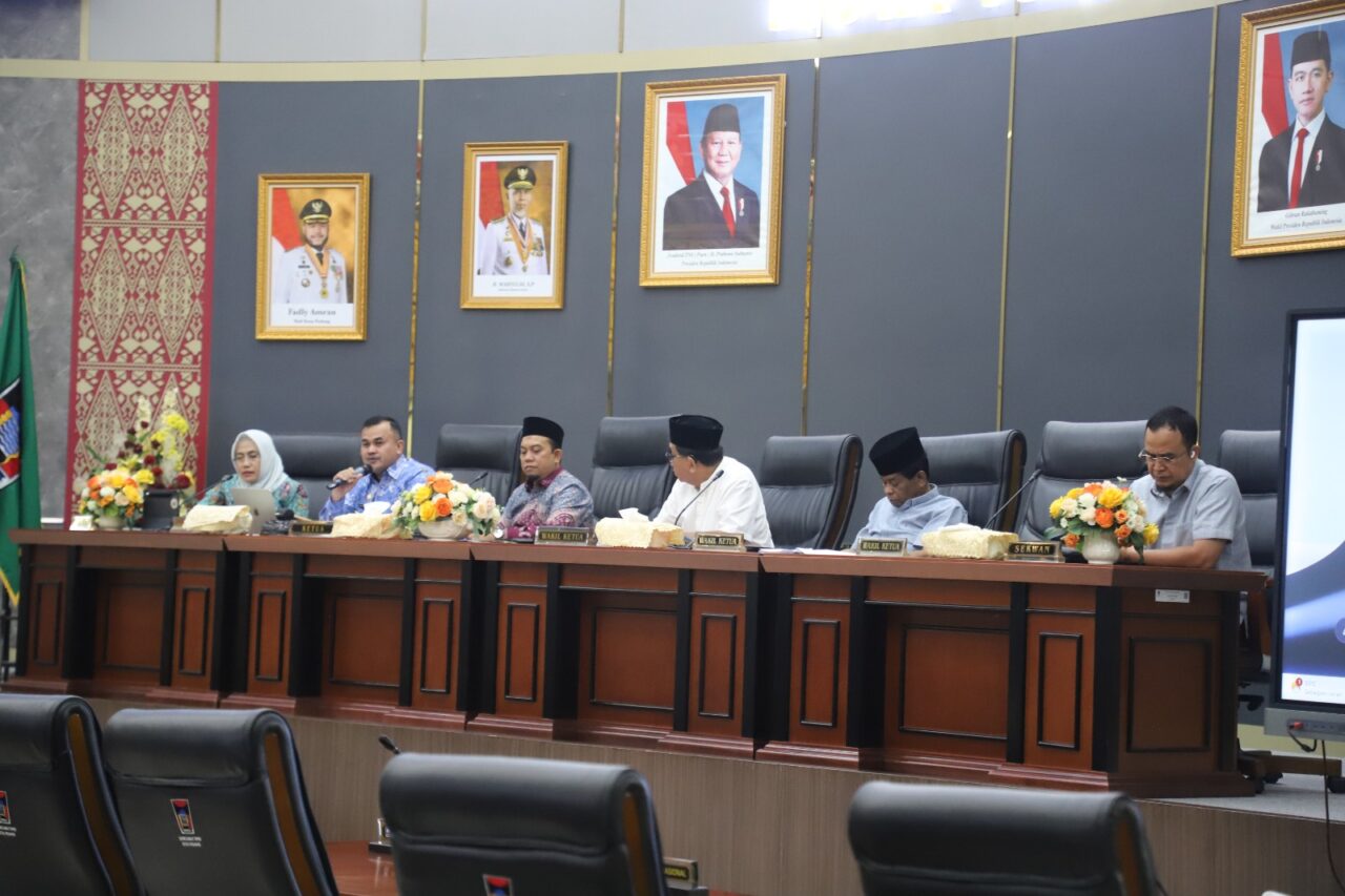 dprd-kota-padang-gelar-sosialisasi-mekanisme-pokir
