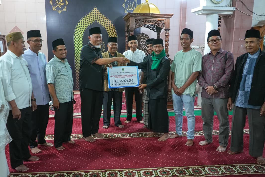 gubernur-mahyeldi-buka-puasa-bersama-warga-terdampak-bencana-di-paninggahan