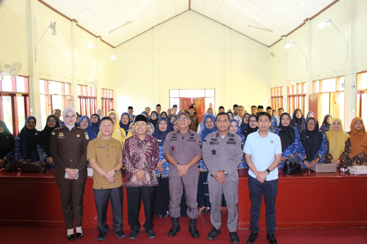 kejari-pasaman-berikan-penyuluhan-hukum-kepada-80-kepala-sekolah,-perkuat-tata-kelola-pendidikan