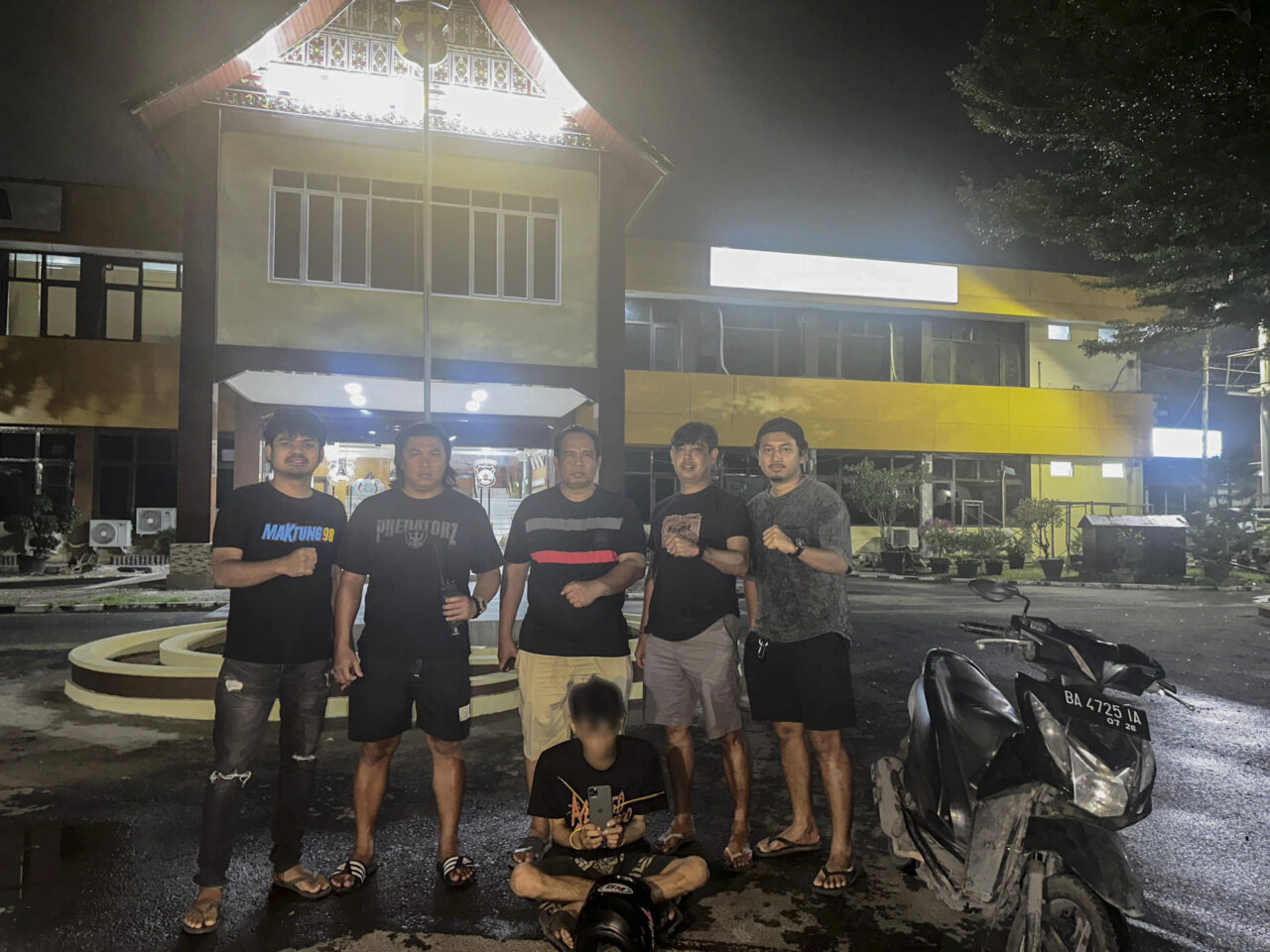 satreskrim-polresta-padang-amankan-pria-yang-diduga-lakukan-pencurian-ponsel