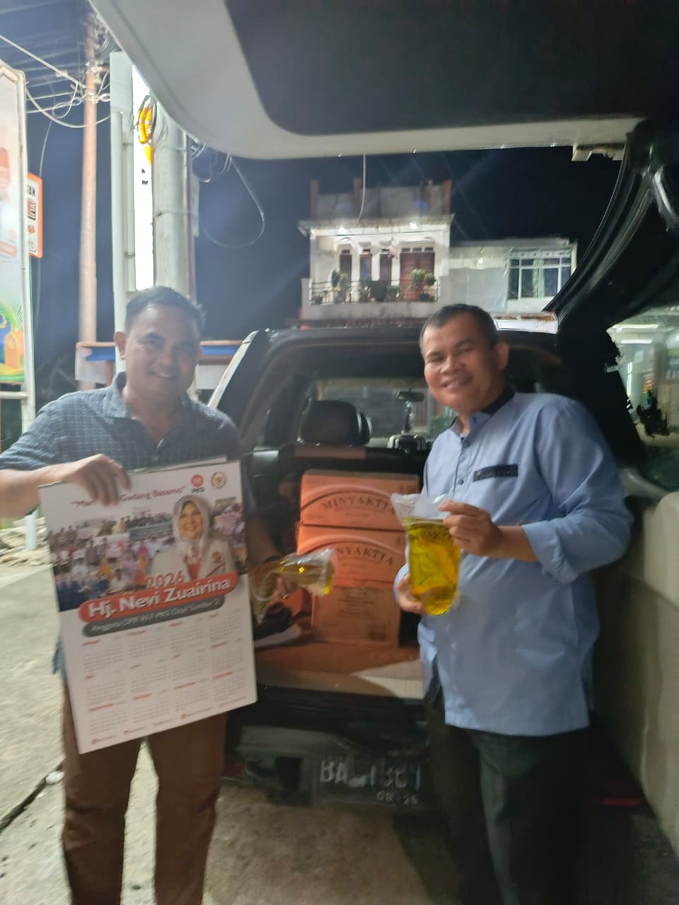 nevi-zuairina-salurkan-paket-ramadhan -untuk-warga-pasaman-barat-melalui-ketua-dpd-pks