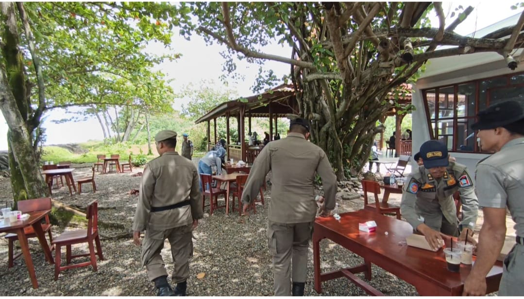 satpol-pp-padang-tertibkan-warung-makan-buka-siang-hari-pada-bulan-ramadan