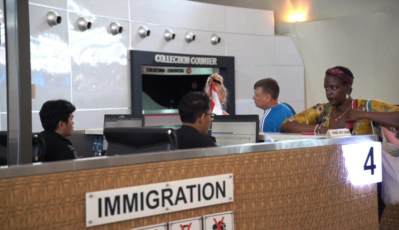 imigrasi-siaga-antisipasi-dampak-penutupan-ruang-udara-timur-tengah