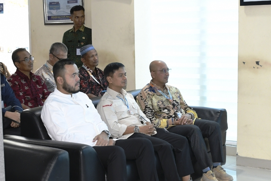 perumda-am-padang-kantongi-sertifikat-halal,-wali-kota-fadly-amran-resmikan-call-center-1500030