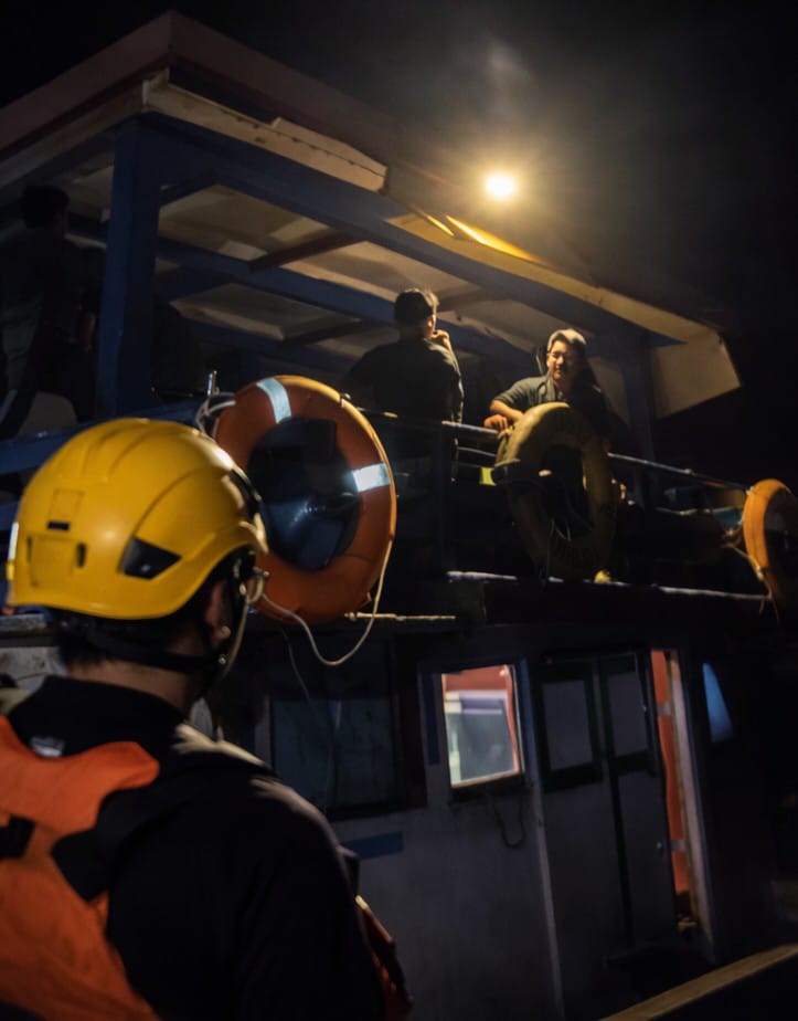 dramatik-di-laut-mentawai,-km-karya-bersama-ditemukan-selamat-usai-mati-mesin