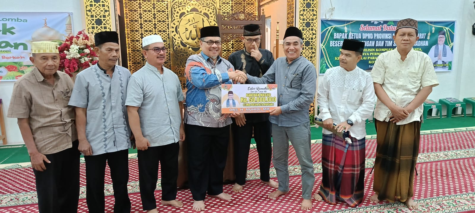 safari-ramadan-di-masjid-muhlishin,-ketua-dprd-sumbar-muhidi-ajak-umat-islam-perkuat-silaturahmi